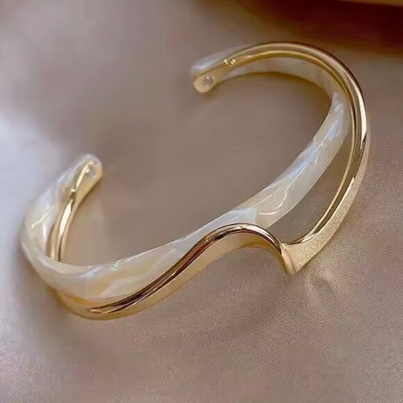 Anthropologie Jewelry - 14K Gold Filled White Marble Bangle Bracelet
